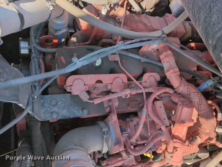 image for item EG2738 2014 Peterbilt 365 sewer jetter truck