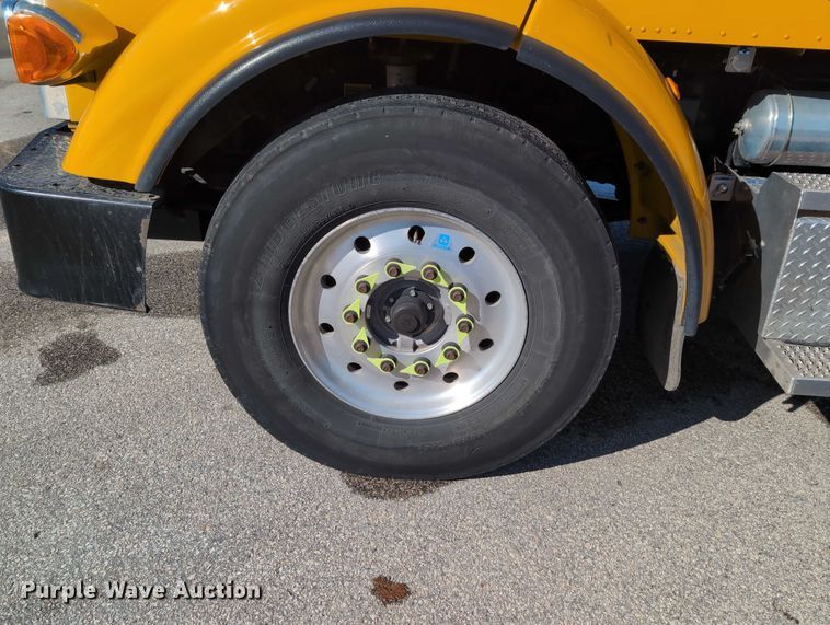 image for item EG2738 2014 Peterbilt 365 sewer jetter truck