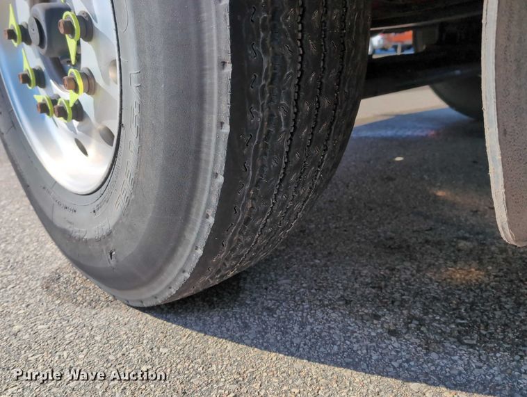 image for item EG2738 2014 Peterbilt 365 sewer jetter truck