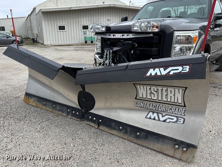 image for item EM5014 2012 Ford F250 Super Duty pickup truck