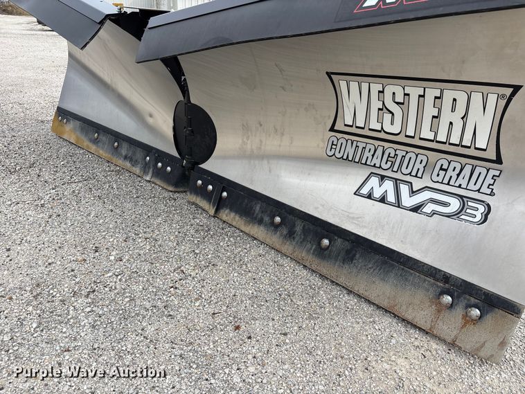 image for item EM5014 2012 Ford F250 Super Duty pickup truck