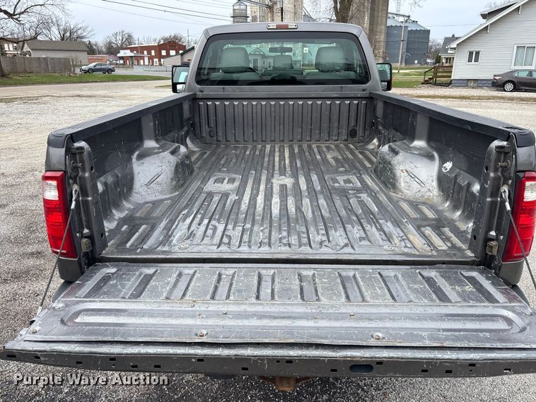 image for item EM5014 2012 Ford F250 Super Duty pickup truck