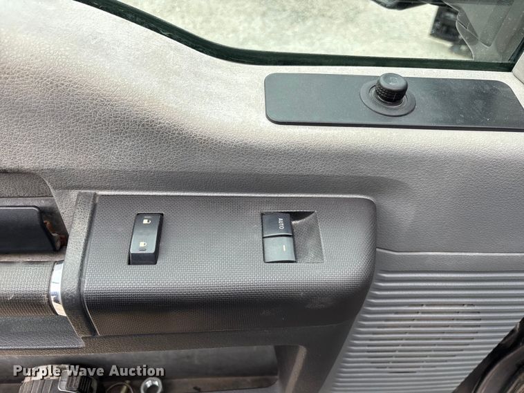 image for item EM5014 2012 Ford F250 Super Duty pickup truck