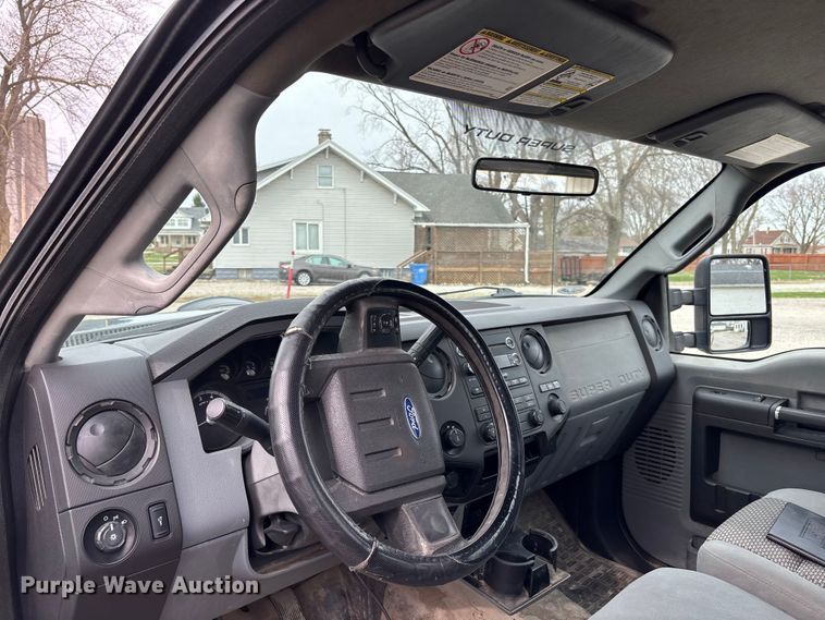 image for item EM5014 2012 Ford F250 Super Duty pickup truck