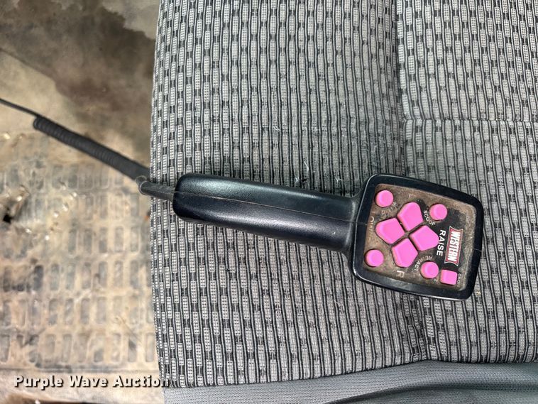 image for item EM5014 2012 Ford F250 Super Duty pickup truck