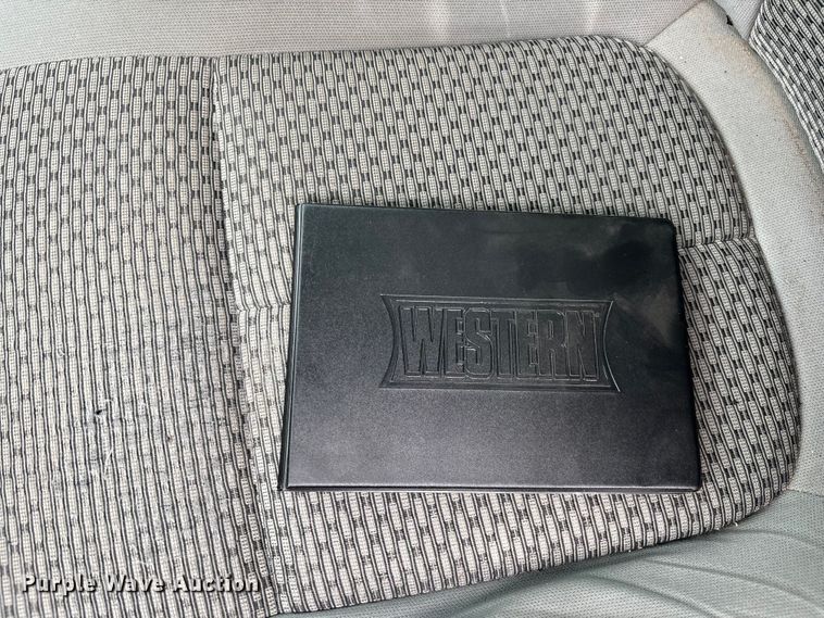 image for item EM5014 2012 Ford F250 Super Duty pickup truck