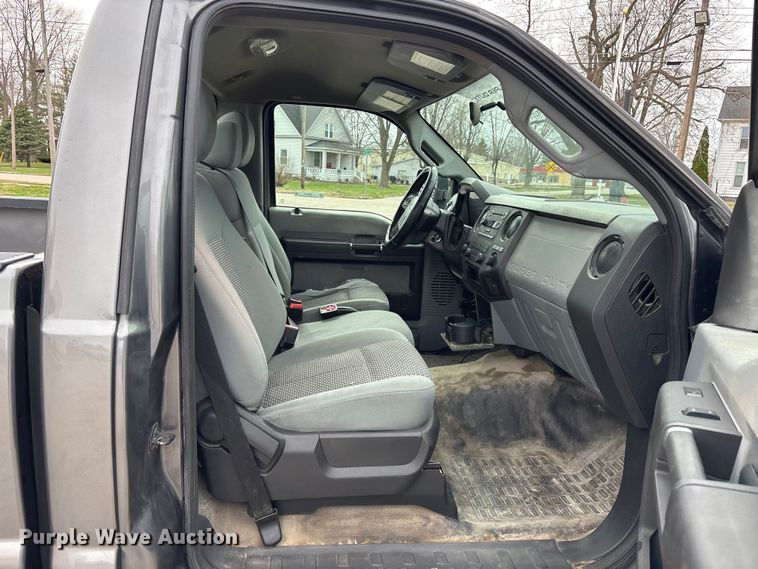 image for item EM5014 2012 Ford F250 Super Duty pickup truck