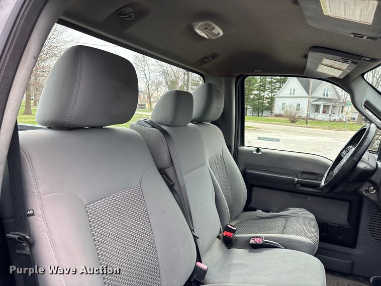 image for item EM5014 2012 Ford F250 Super Duty pickup truck