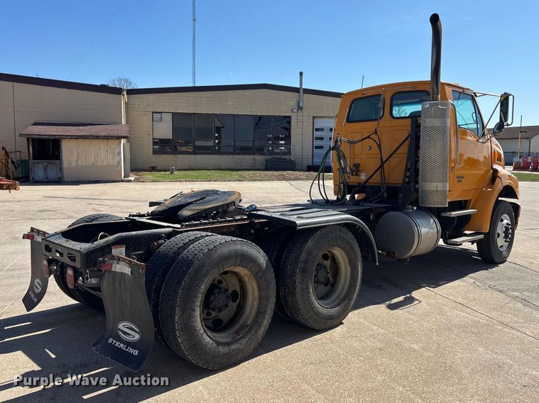 image for item EM5015 2009 Sterling L-Line semi truck