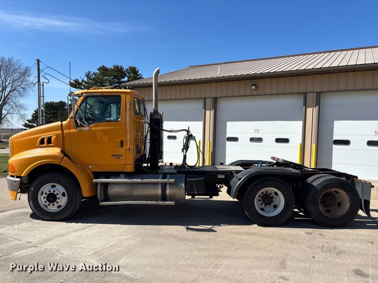 image for item EM5015 2009 Sterling L-Line semi truck