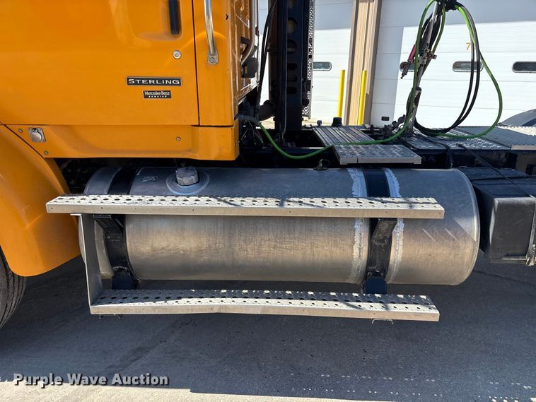 image for item EM5015 2009 Sterling L-Line semi truck