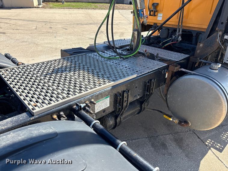 image for item EM5015 2009 Sterling L-Line semi truck