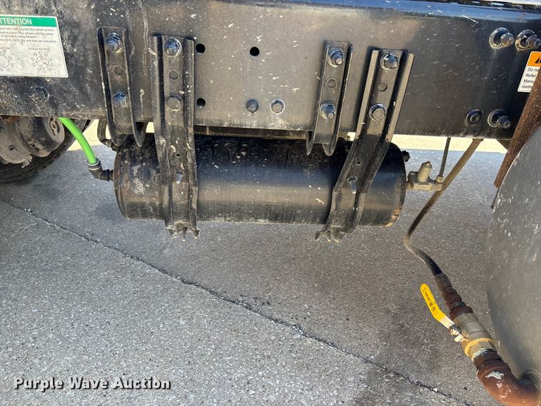 image for item EM5015 2009 Sterling L-Line semi truck