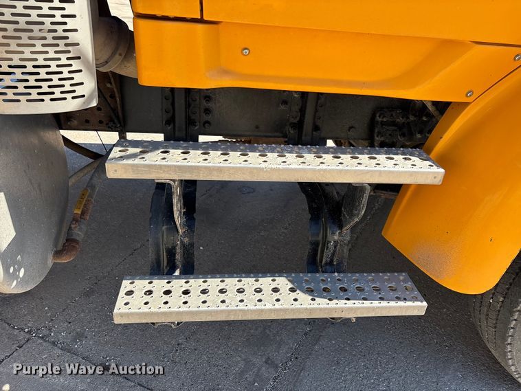 image for item EM5015 2009 Sterling L-Line semi truck