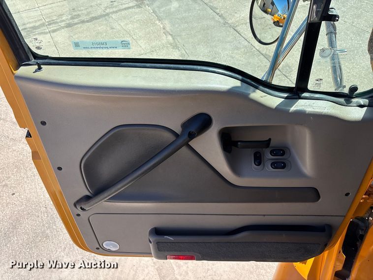 image for item EM5015 2009 Sterling L-Line semi truck