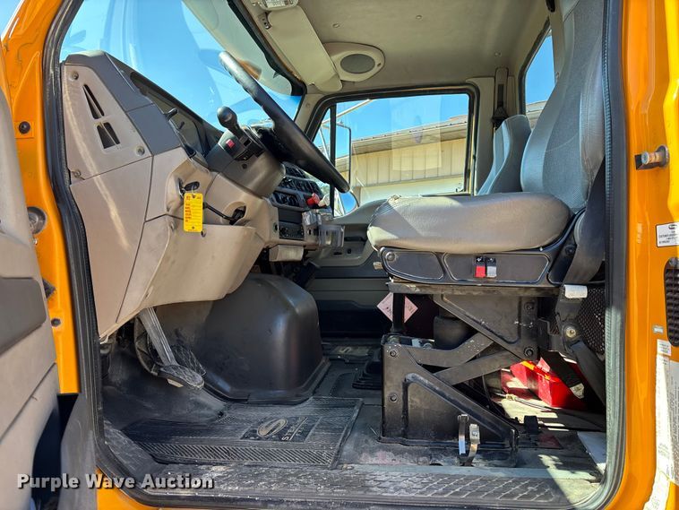 image for item EM5015 2009 Sterling L-Line semi truck