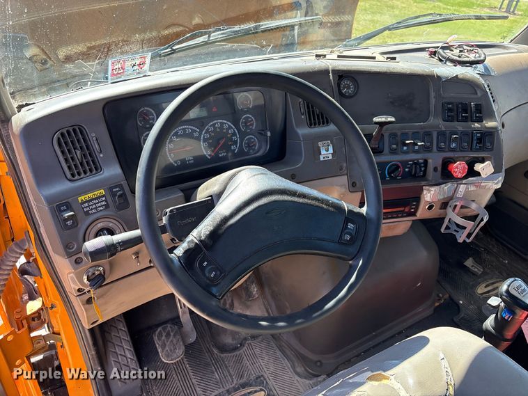 image for item EM5015 2009 Sterling L-Line semi truck