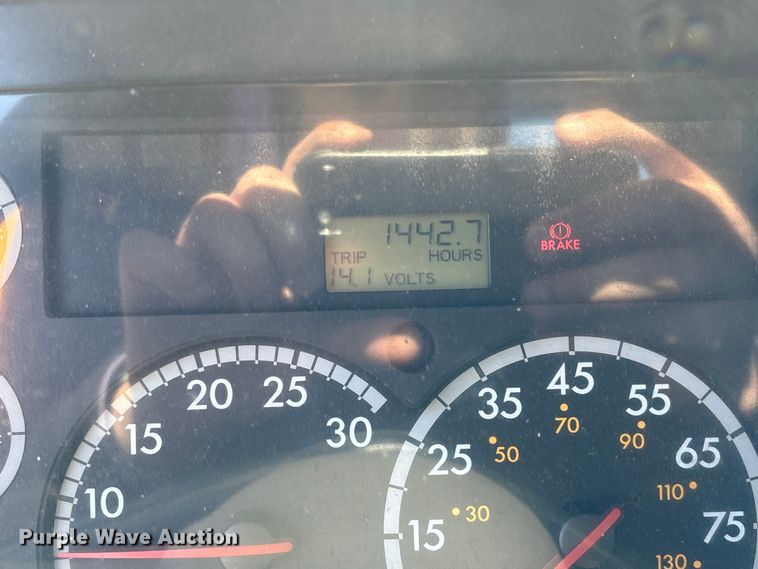 image for item EM5015 2009 Sterling L-Line semi truck