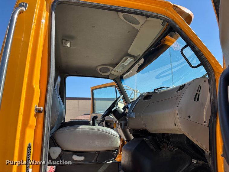 image for item EM5015 2009 Sterling L-Line semi truck