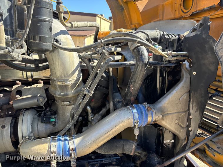 image for item EM5015 2009 Sterling L-Line semi truck