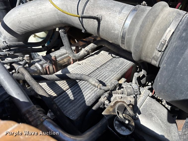 image for item EM5015 2009 Sterling L-Line semi truck