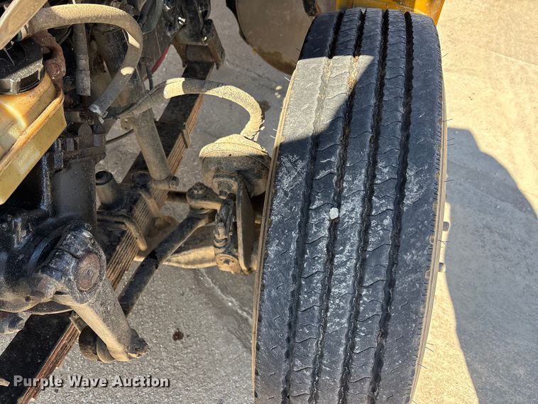 image for item EM5015 2009 Sterling L-Line semi truck