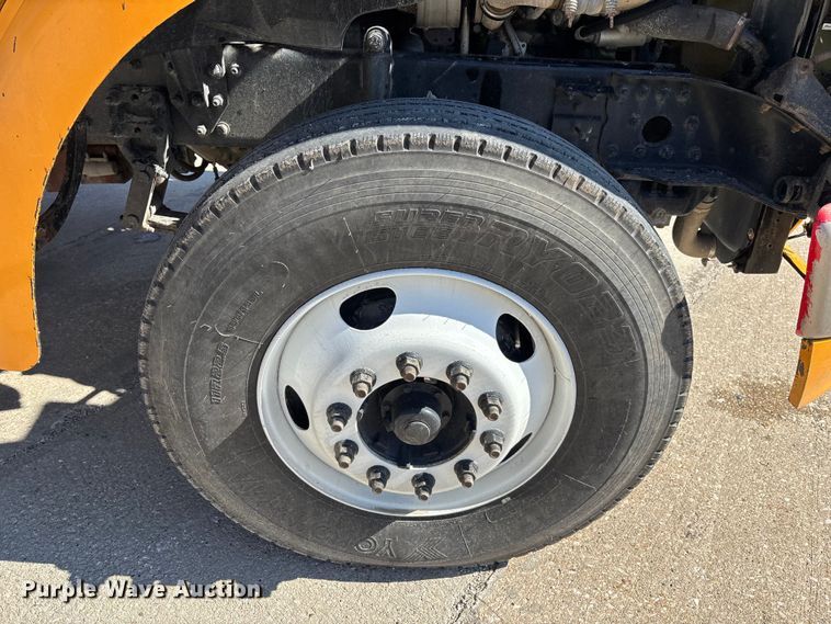 image for item EM5015 2009 Sterling L-Line semi truck