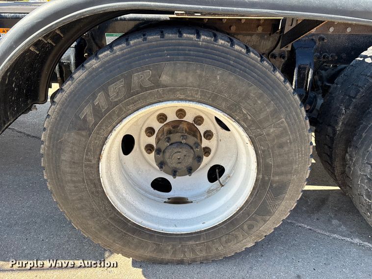 image for item EM5015 2009 Sterling L-Line semi truck