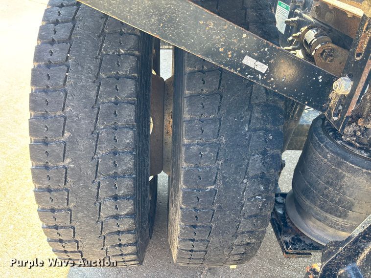 image for item EM5015 2009 Sterling L-Line semi truck