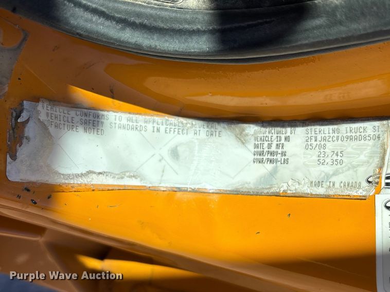 image for item EM5015 2009 Sterling L-Line semi truck