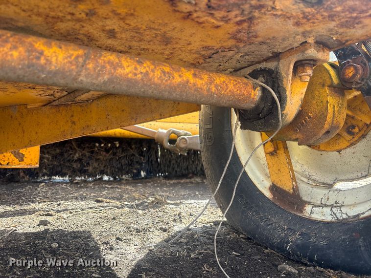 image for item EM5017 M-B  Tough Brush broom