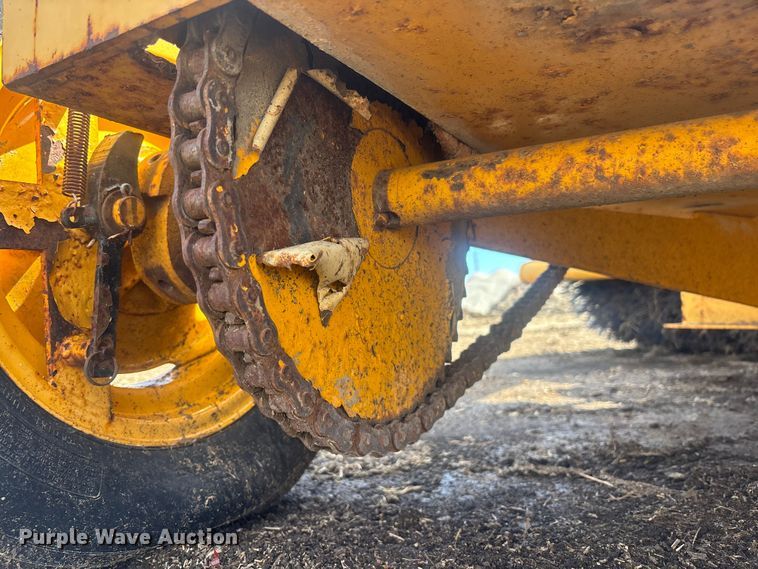 image for item EM5017 M-B  Tough Brush broom