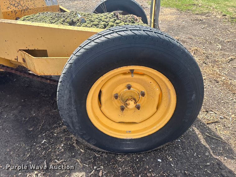 image for item EM5017 M-B  Tough Brush broom