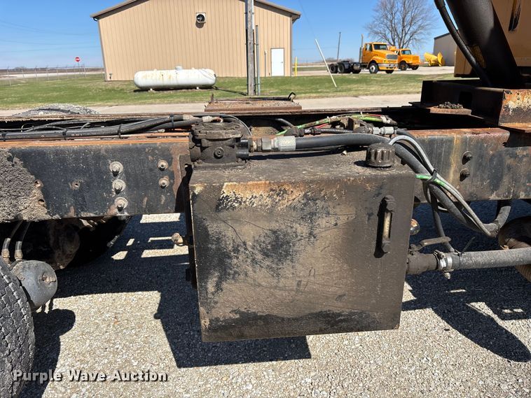 image for item EM5018 2002 Sterling L-LIne dump truck