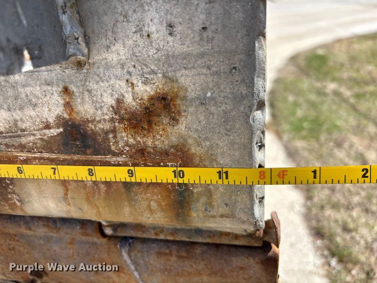 image for item EM5018 2002 Sterling L-LIne dump truck