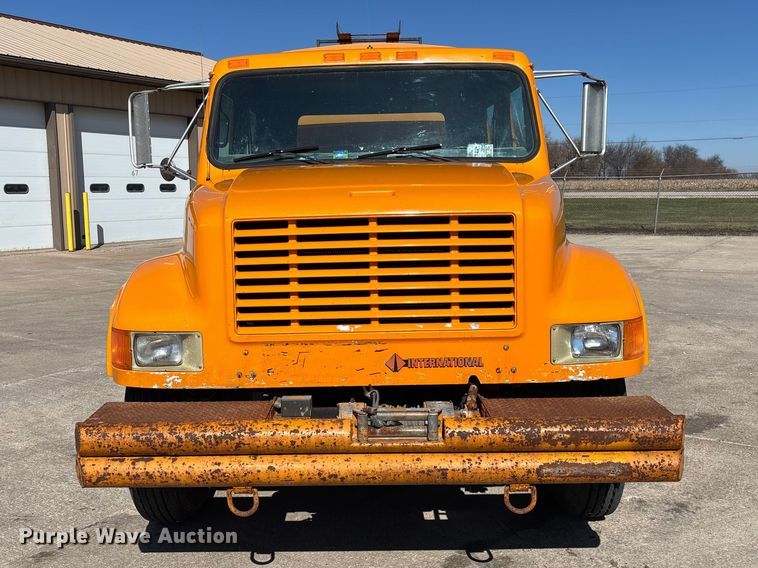 image for item EM5019 1990 International 4700 Crew Cab utility / service truck