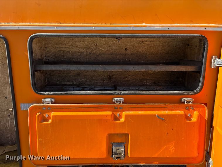 image for item EM5019 1990 International 4700 Crew Cab utility / service truck