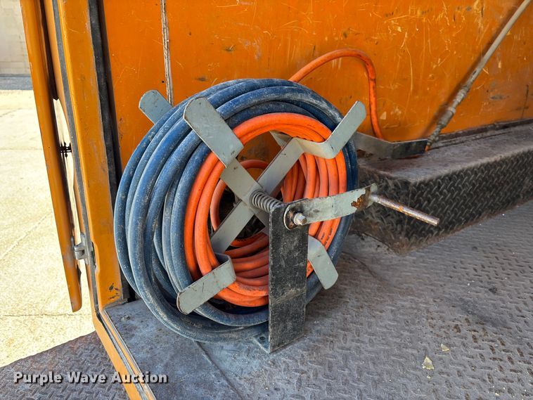 image for item EM5019 1990 International 4700 Crew Cab utility / service truck