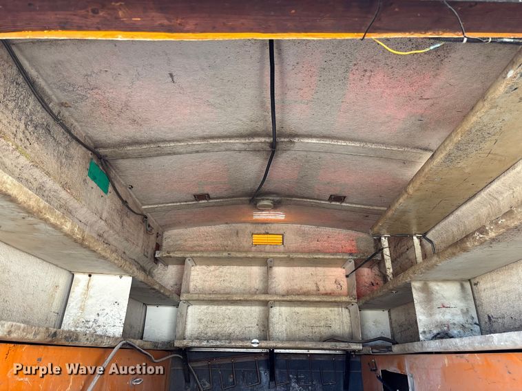 image for item EM5019 1990 International 4700 Crew Cab utility / service truck