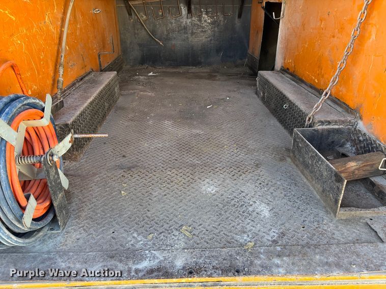 image for item EM5019 1990 International 4700 Crew Cab utility / service truck