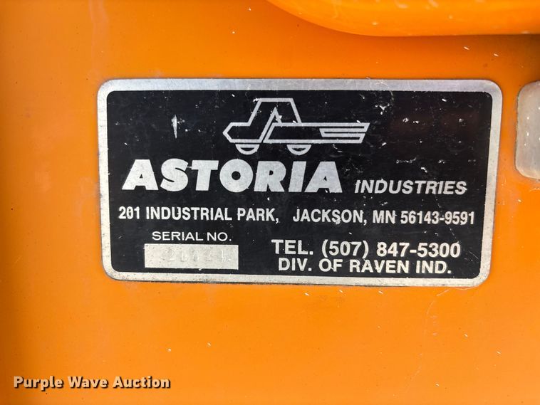 image for item EM5019 1990 International 4700 Crew Cab utility / service truck