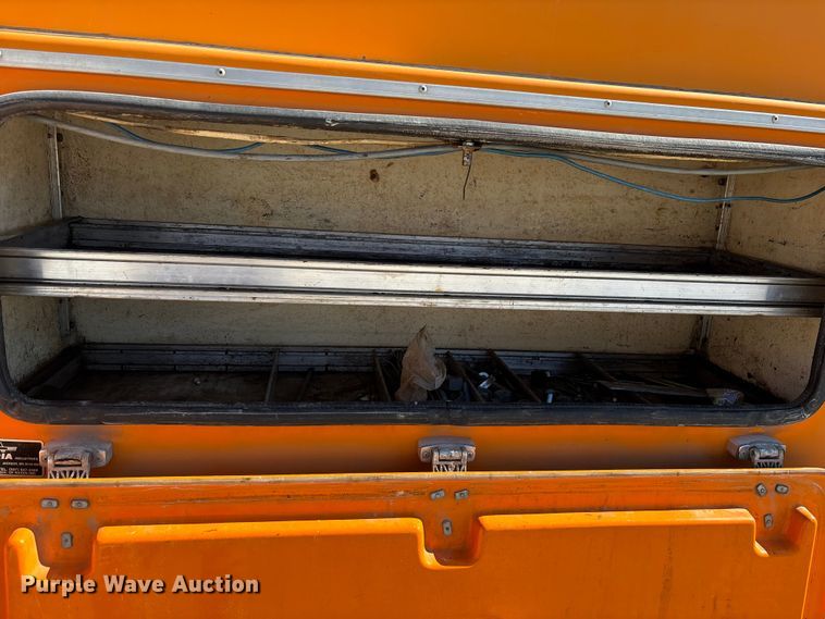 image for item EM5019 1990 International 4700 Crew Cab utility / service truck