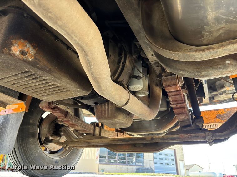 image for item EM5019 1990 International 4700 Crew Cab utility / service truck