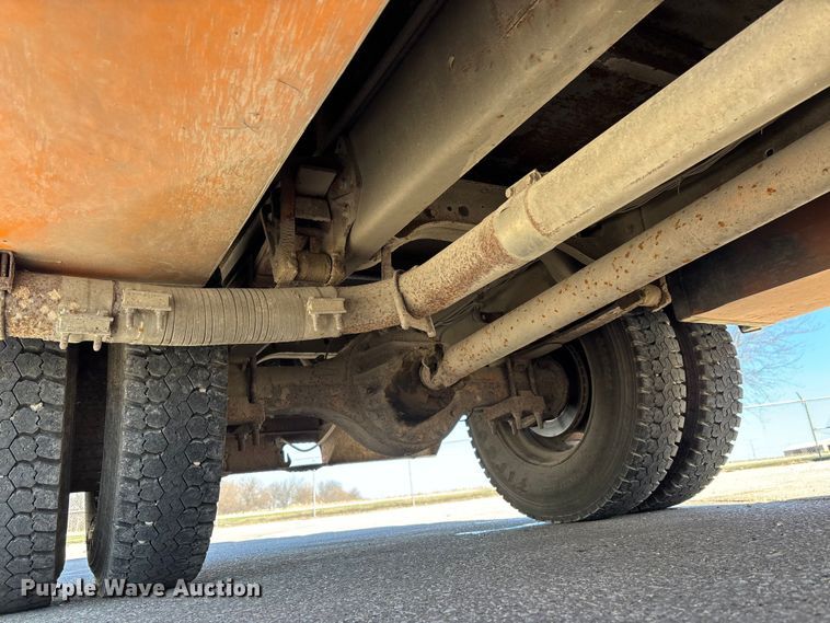 image for item EM5019 1990 International 4700 Crew Cab utility / service truck