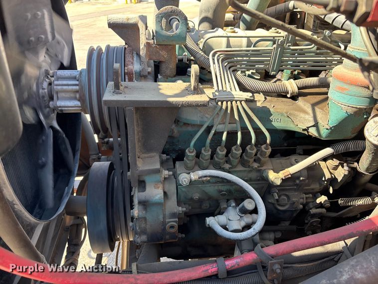 image for item EM5019 1990 International 4700 Crew Cab utility / service truck