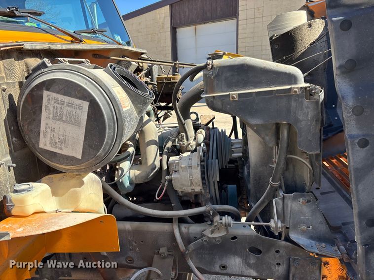 image for item EM5019 1990 International 4700 Crew Cab utility / service truck