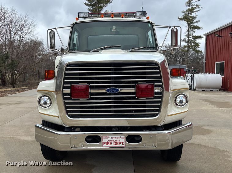 image for item EM5039 1988 Ford L9000 tanker fire truck