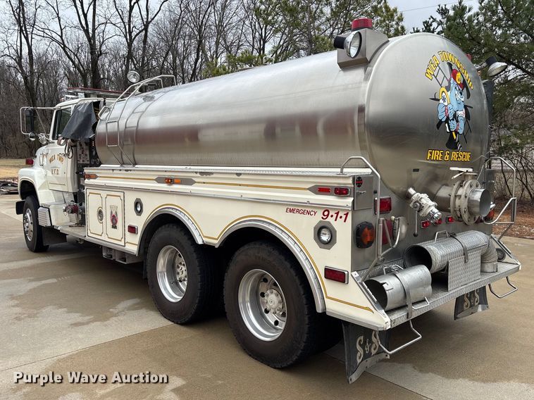 image for item EM5039 1988 Ford L9000 tanker fire truck