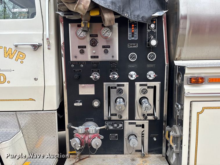 image for item EM5039 1988 Ford L9000 tanker fire truck