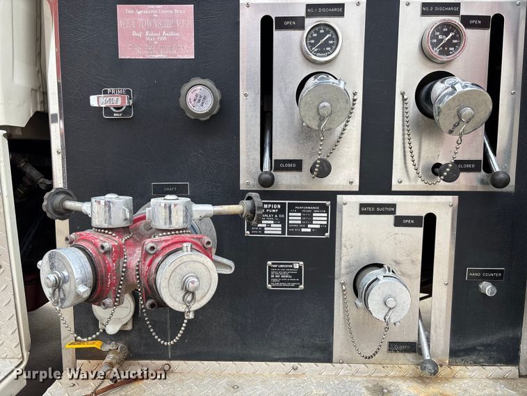 image for item EM5039 1988 Ford L9000 tanker fire truck